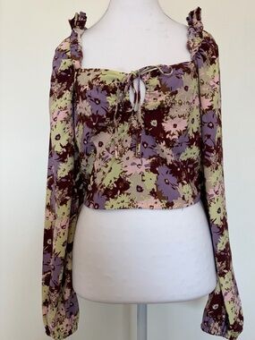 #553 NWOT Tie-Front Floral Long Sleeve Crop Top in Lavender, Olive & Mauve